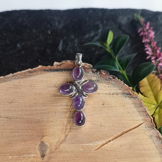 Amethyst Anhänger in Kreuzform