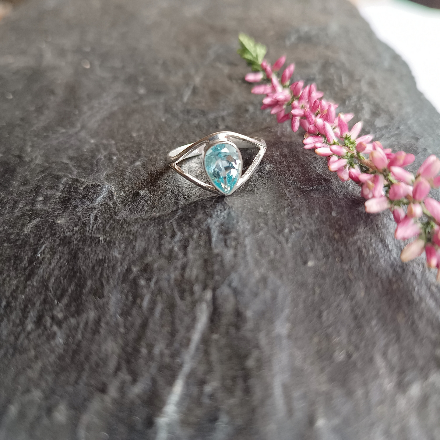 Blauer-Topas-Ring Gr. 54
