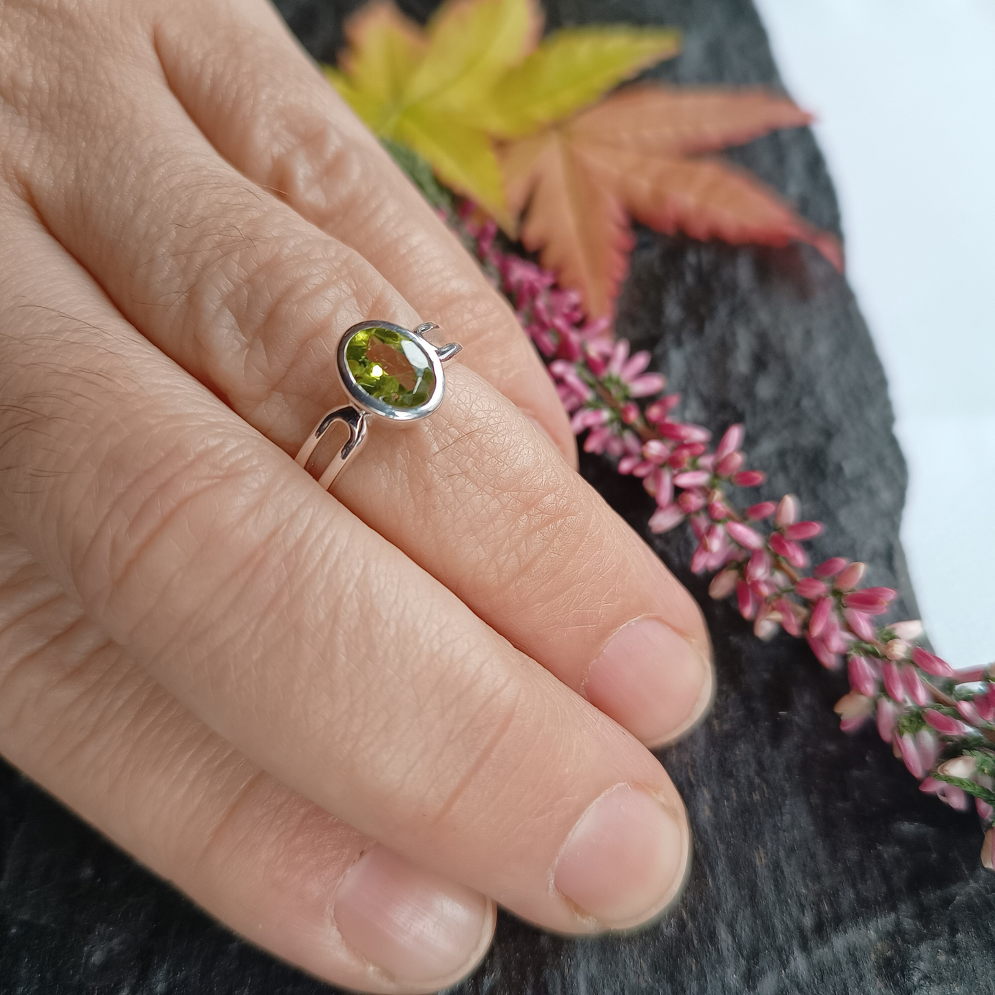 Peridot-Ring oval Gr. 54