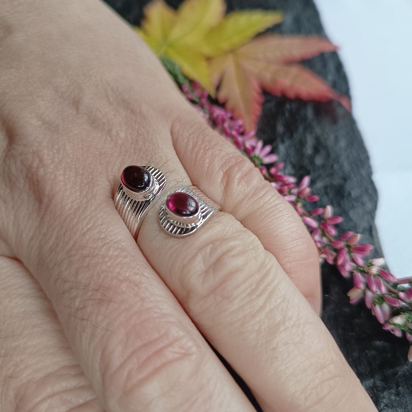 Granat-Ring zwei Steine oval Gr. 54