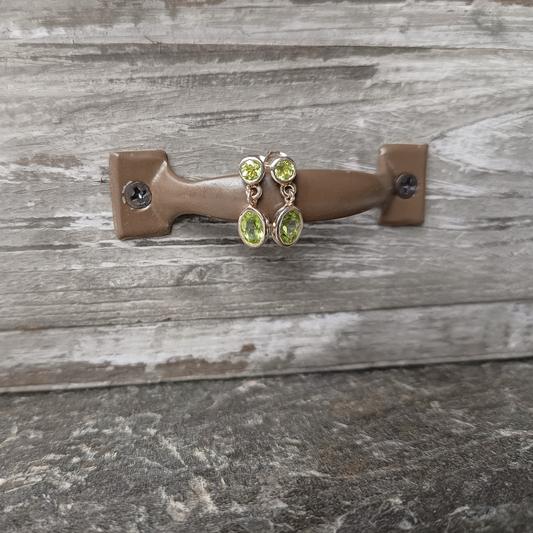 Peridot Ohrstecker zweiteilig facettiert