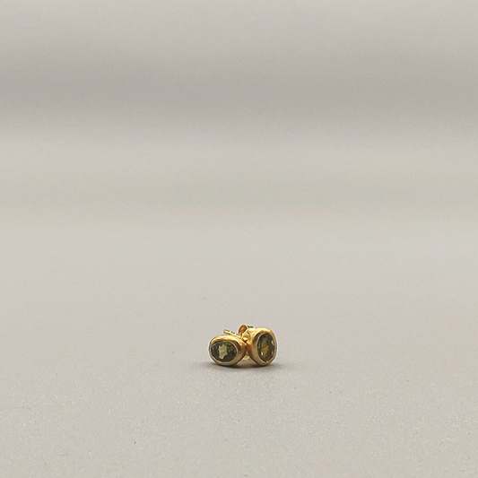 Peridot-Ohrstecker, oval, facettiert, vergoldet