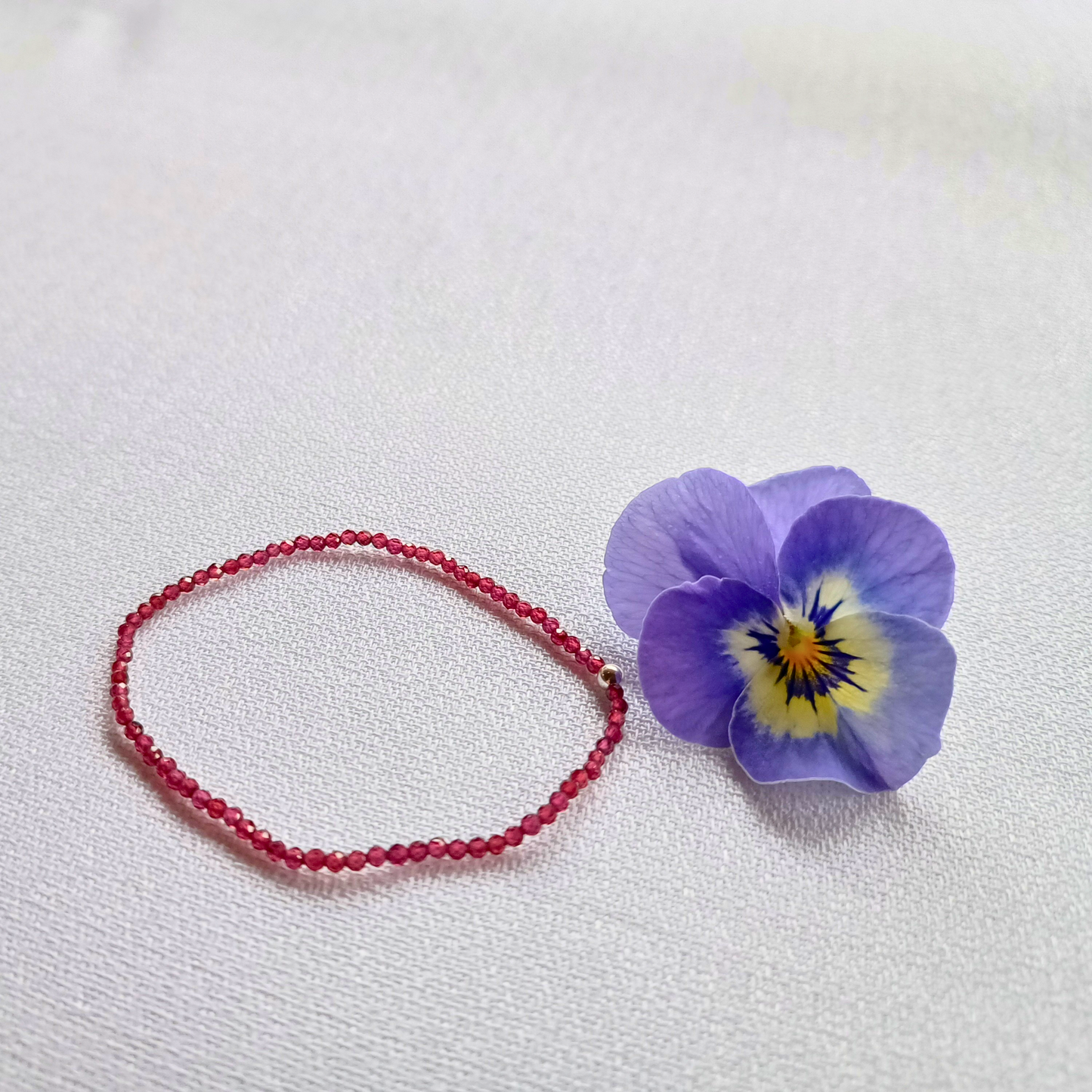 Granat Armband Kugeln, facettiert Ø 2mm
