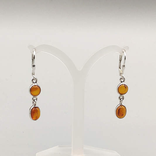 Bernstein-Ohrhänger, zweiteilig, rund und oval, Cabochon