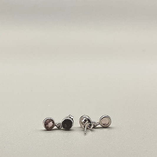 Zweiteilige. zweifarbige Turmalin-Ohrstecker, rund, facettiert, silber