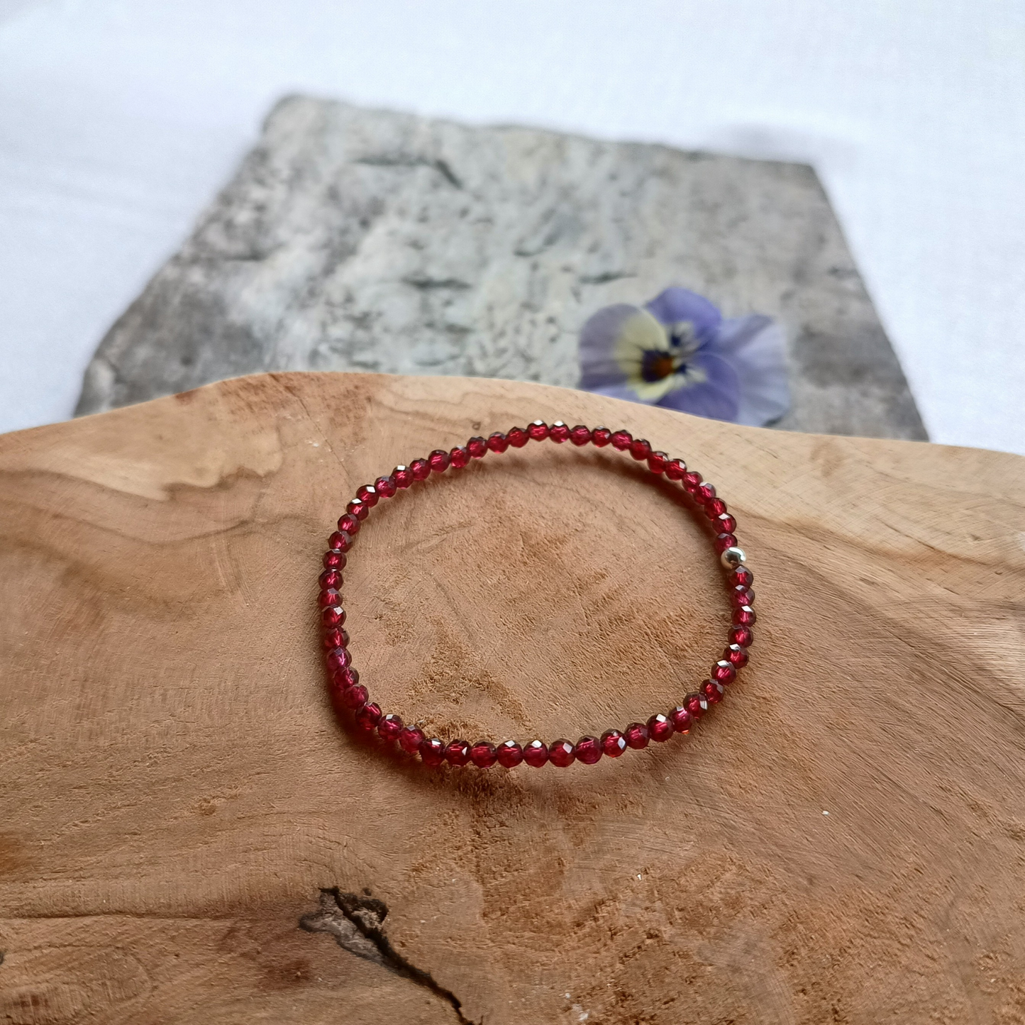 Granat Armband Kugeln, facettiert Ø 3mm