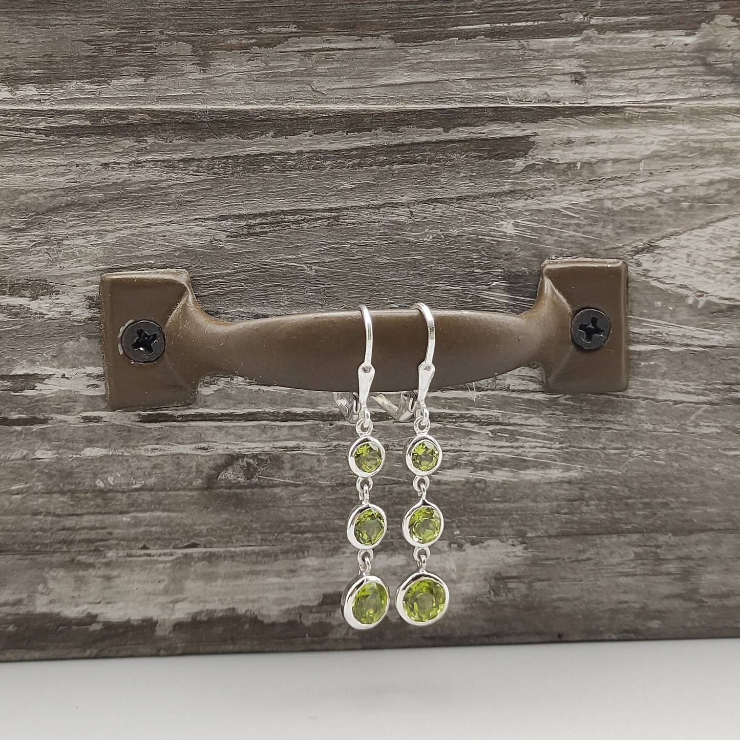 Peridot-Ohrhänger, dreiteilig, rund