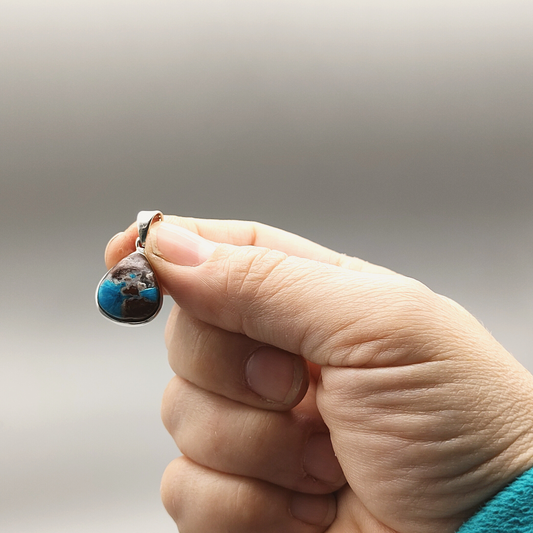 Cavansit Anhänger, Tropfen, Cabochon