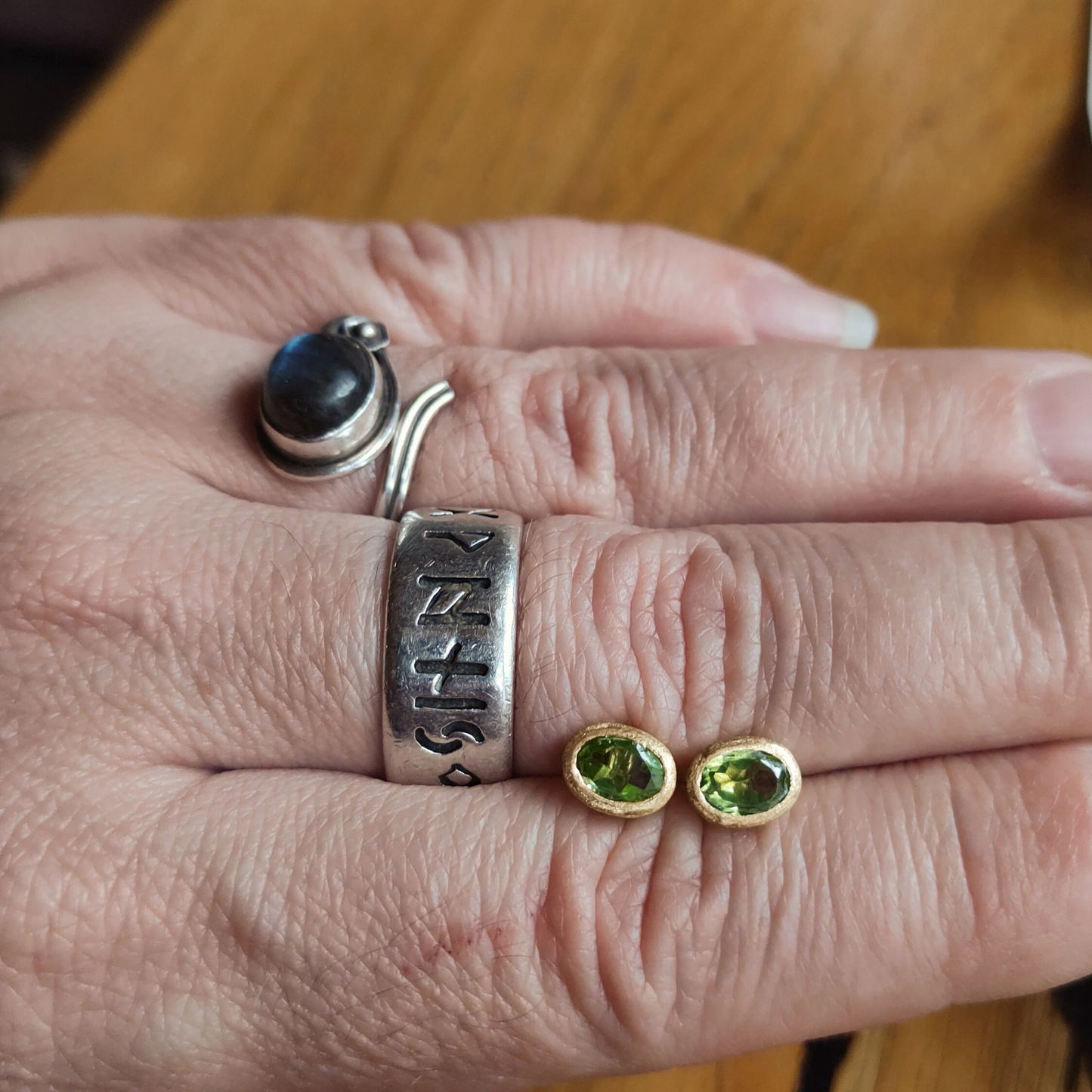 Peridot-Ohrstecker, oval, facettiert, vergoldet