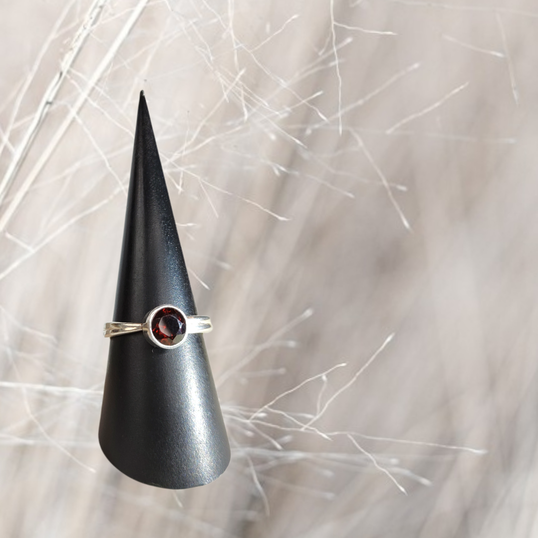 Granat-Ring, Gr. 55