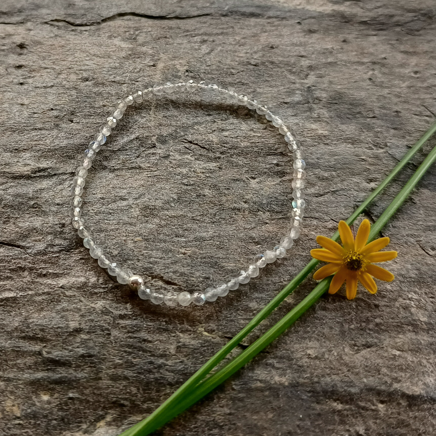 Labradorit-Armband Kugeln facettiert Ø 3 mm