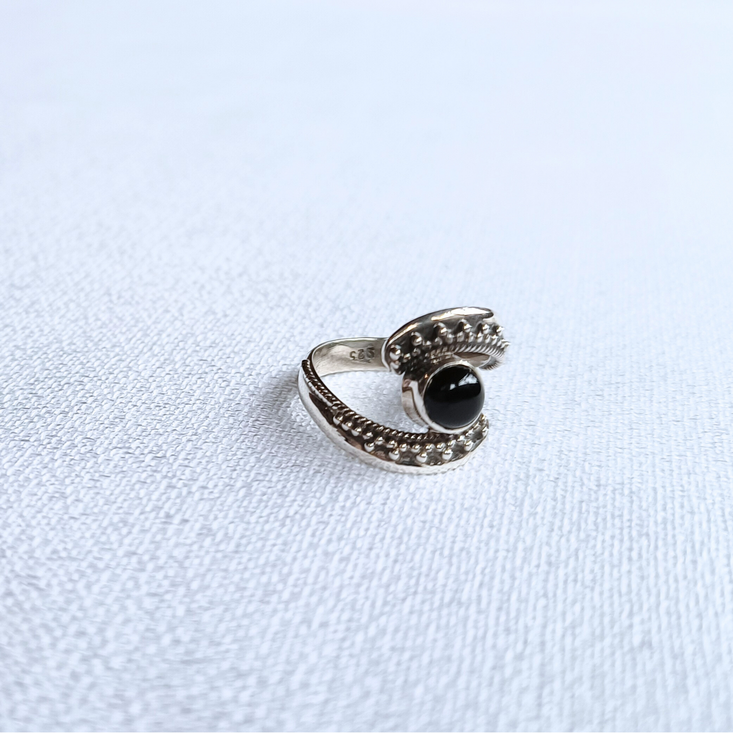 Onyx-Ring, Tropfen, Cabochon, Gr. 54