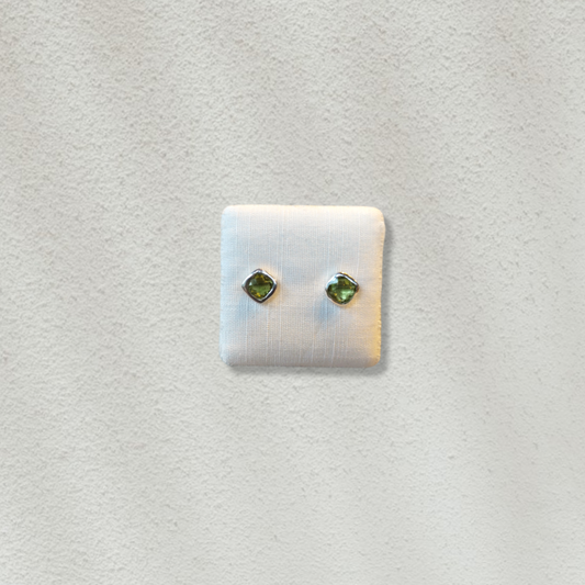 Peridot-Ohrstecker