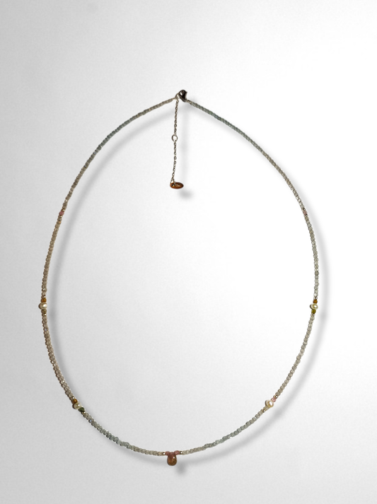 Labradoritkette mit Turmalinen und Perlen