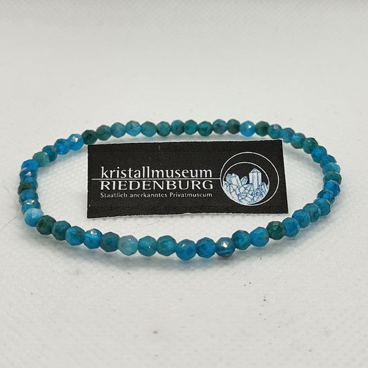 Apatit-Armband, hellblau, leicht opak, facettiert