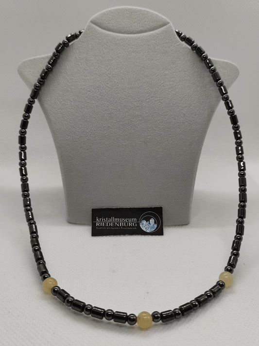 Hämatit-Kette, Walzen, Kugeln und Calcit