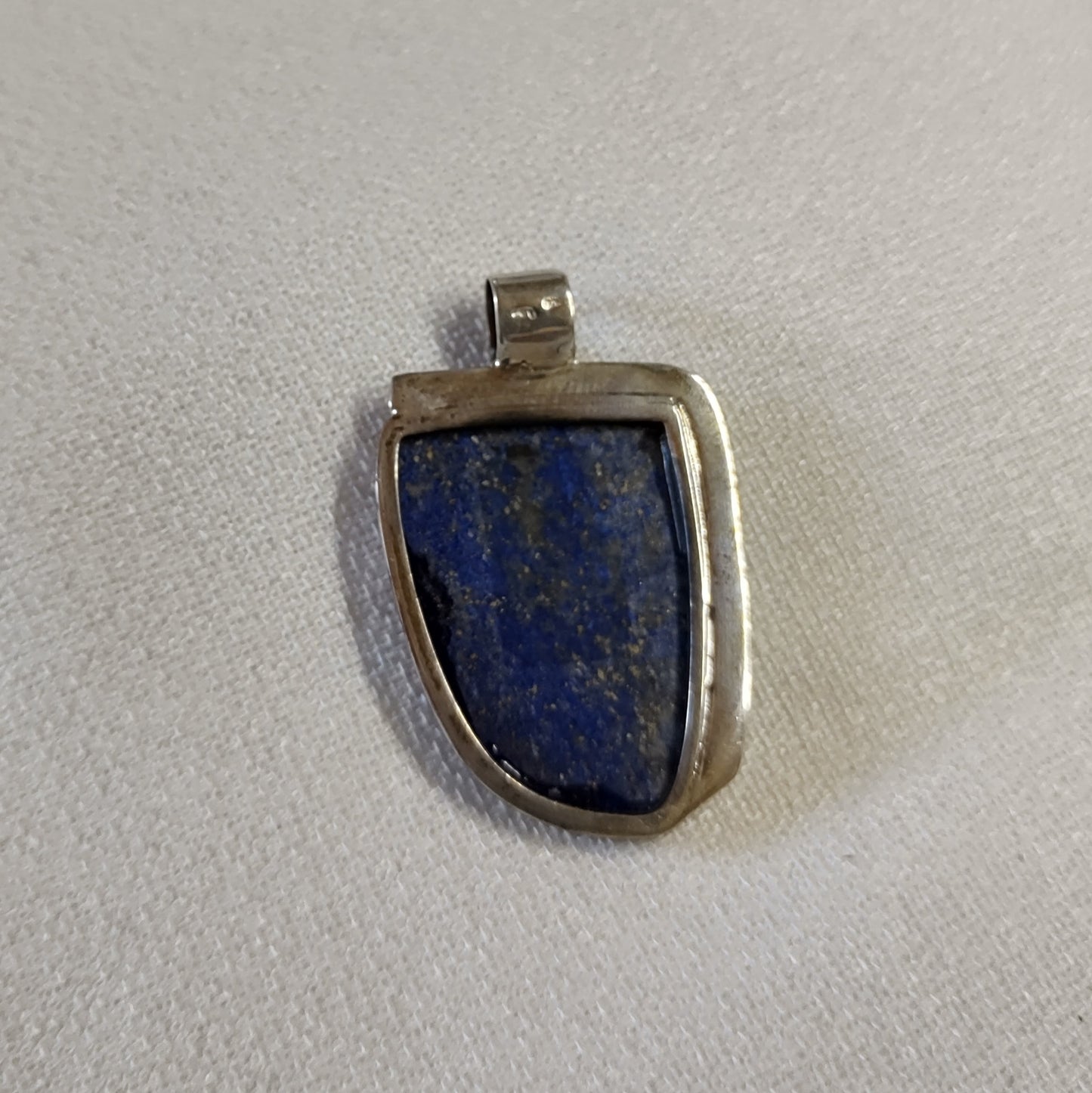 Lapislazuli Anhänger, freeform, Silberfassung, Designerstück