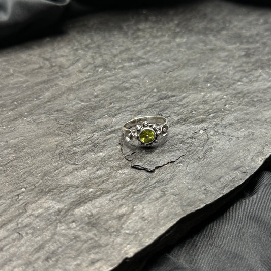 Peridot-Ring  Gr. 55