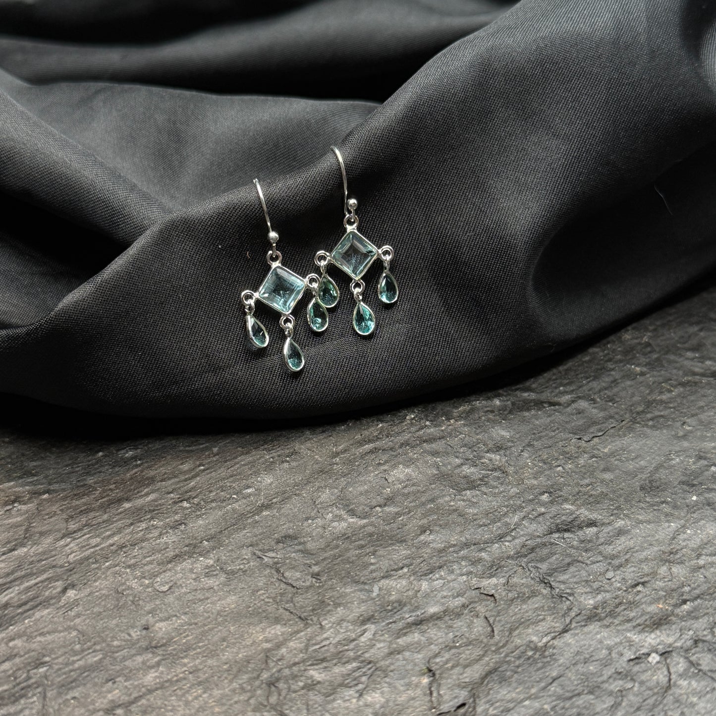 Topas-Ohrhänger in Silber, facettiert, vierteilig