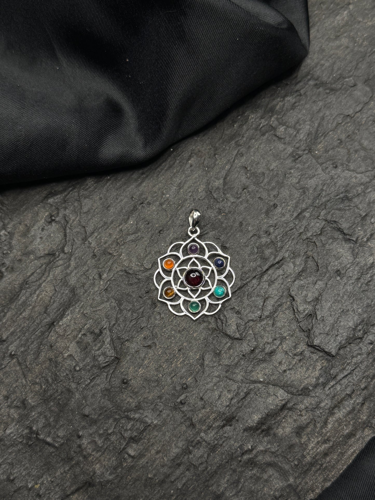 Lebensblume Chakrensteine in Silberfassung