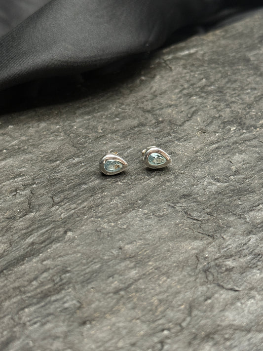 Topas-Stecker tropfenförmig