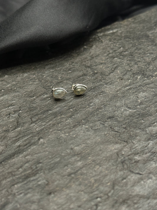 Mondstein Ohrstecker tropfenförmig