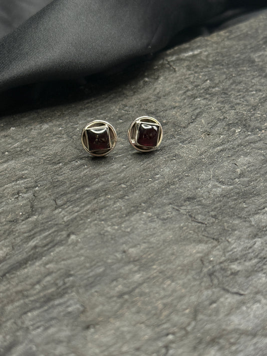 Granat-Ohrstecker viereckig in Silberfassung - Scholz GmbH