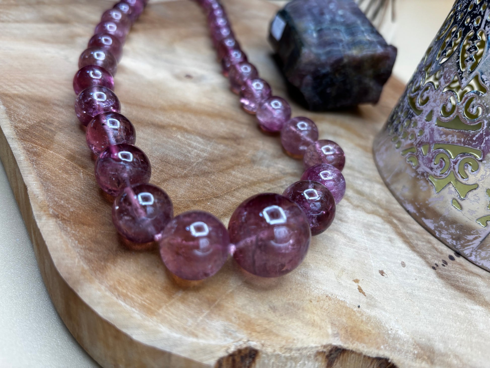 Rubellit-Kette, verlaufende Kugeln, durchscheinend - Scholz GmbH