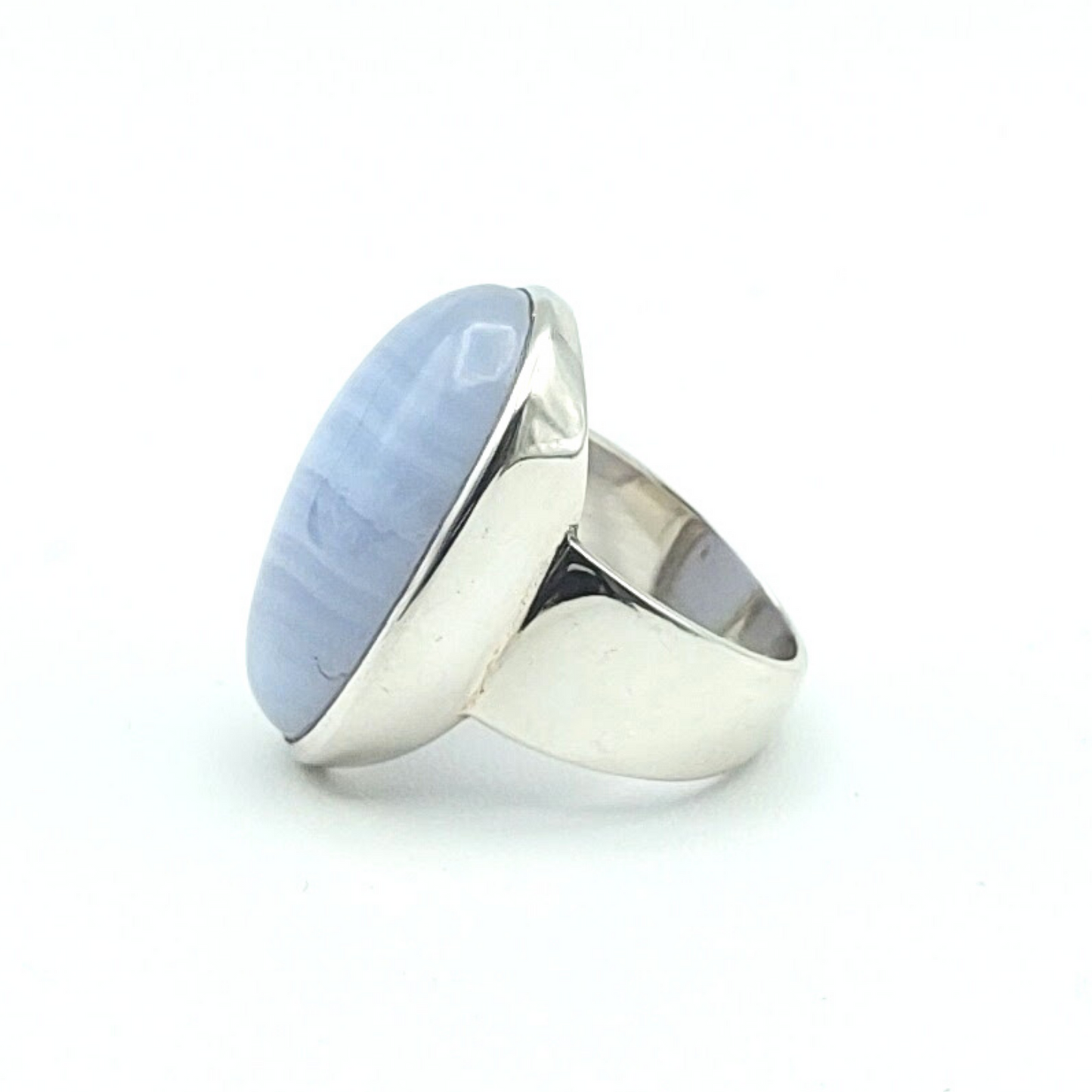 Chalcedon Ring, oval, Gr 57